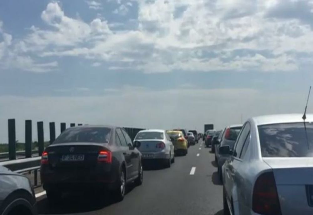 Trafic intens pe Autostrada Soarelui.
