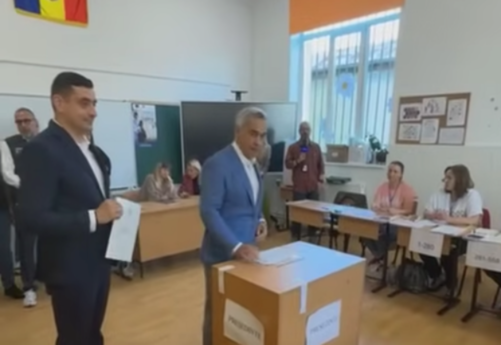 GEORGE SIMION, LA VOT ALĂTURI DE CĂLIN GEORGESCU ȘI SOȚIE: AM VOTAT ÎMPOTRIVA NEDREPTĂȚILOR, ABUZURILOR ȘI SĂRĂCIEI