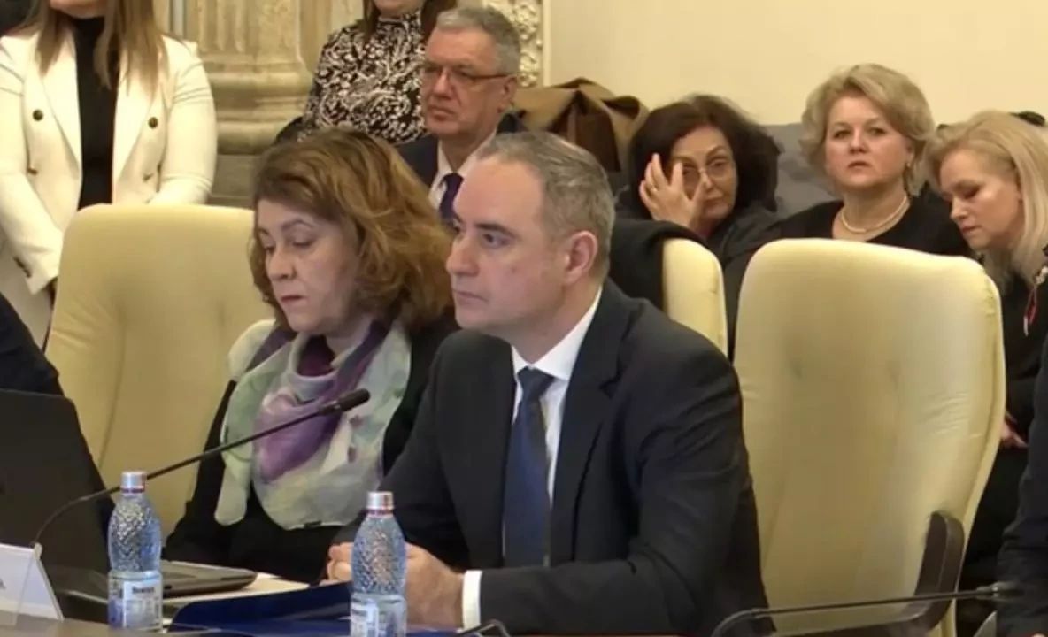 Buget 2026. Război în coaliție pe banii pensionarilor: PNL spune că nu sunt fonduri, PSD insistă