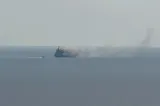 Navele, somate să ocolească zona unde se află petrolierul. DSU:”Nu putem interveni din cauza pericolului de explozie”