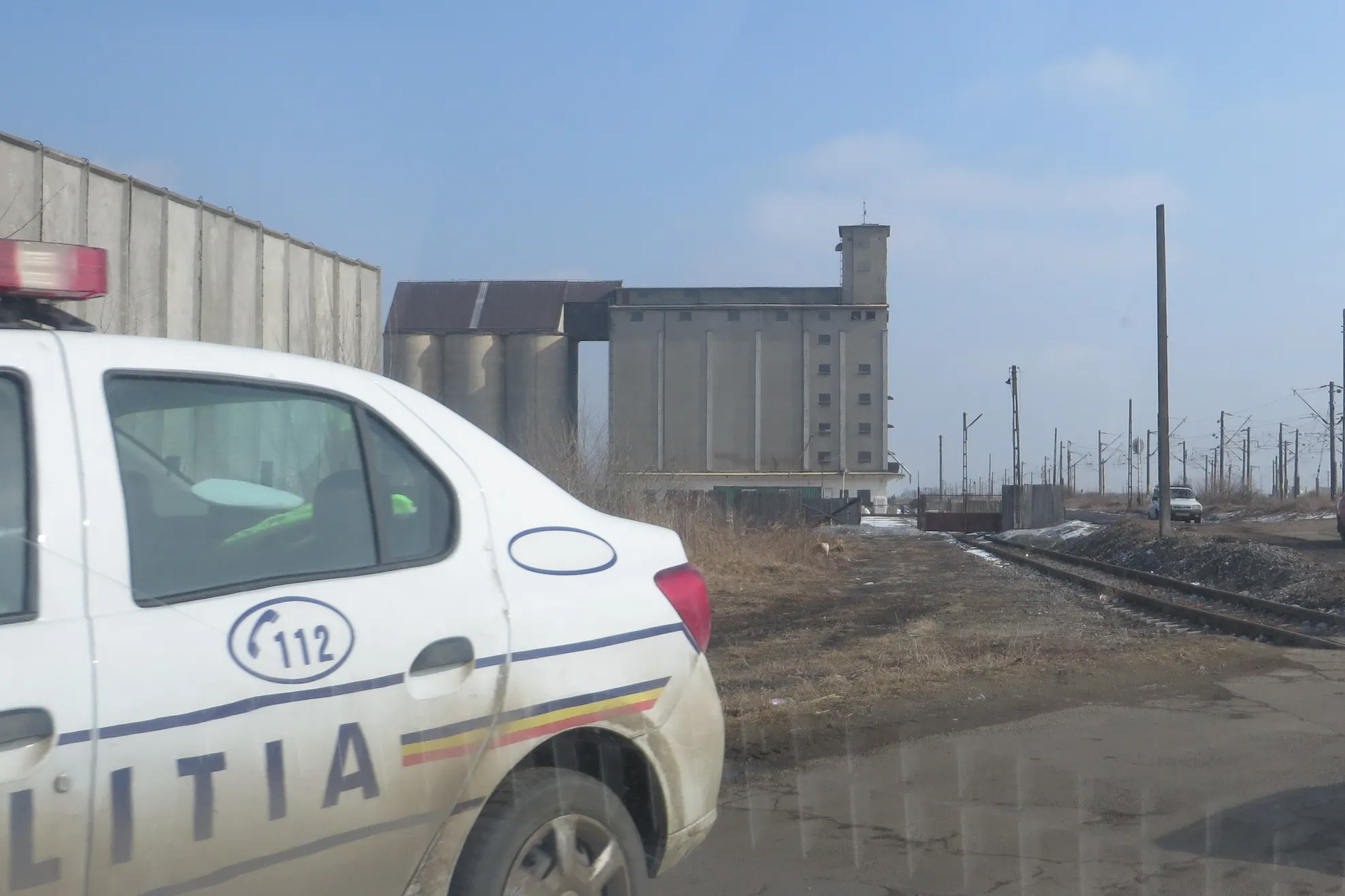 Băut și fără permis depistat la volan pe un drum județean în apropiere de Făurei