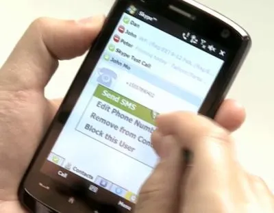 Dorind să facă un gest de ajutor, s-a ales cu un cost suplimentar de 60 de euro pe telefonul mobil