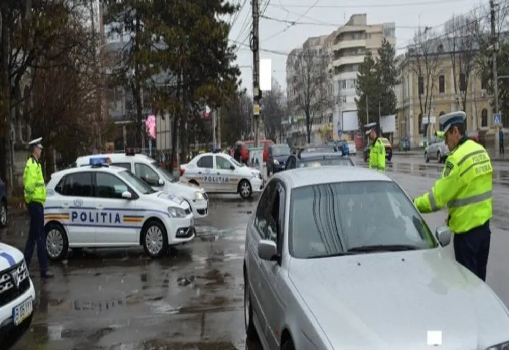 Polițiștii brăileni au reținut în weekend 49 de permise de conducere