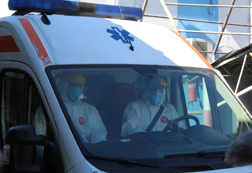 Veste bună: doi dintre contacții direcți ai asistentei de la SAJ infectată cu COVID-19, testați negativ