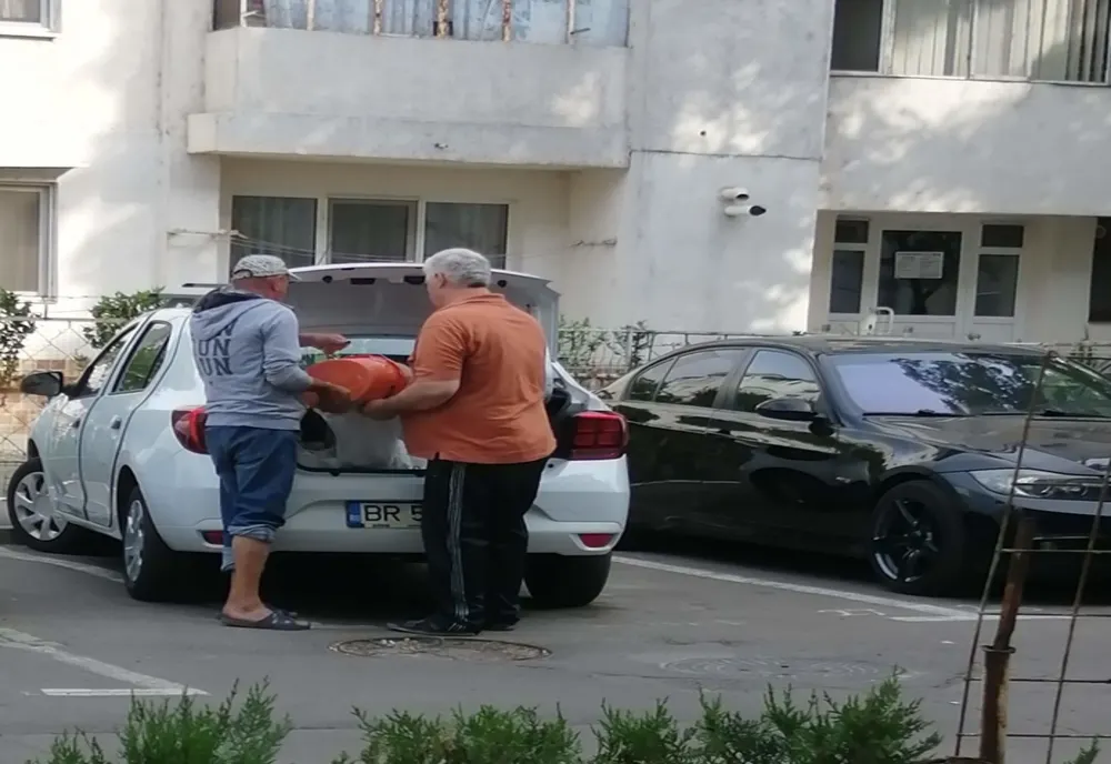 O jumătate de sac de pietriș l-a costat 2.500 de lei