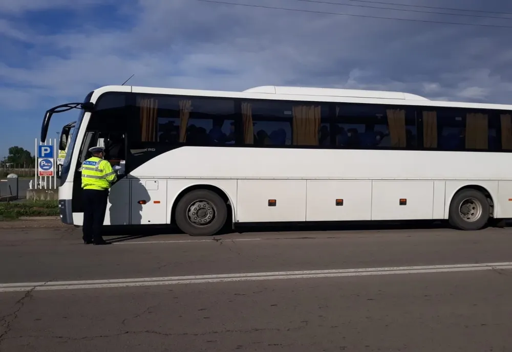 PESTE 14.000 DE AUTOVEHICULE, VERIFICATE DE POLIȚIȘTI