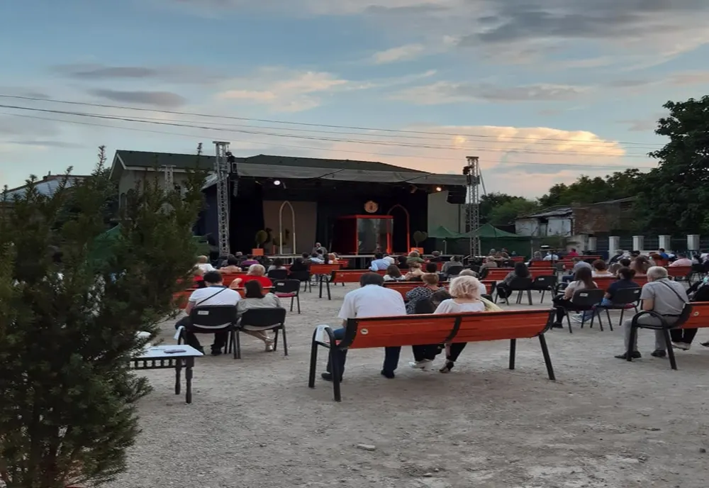 Rapsodie în doi, premiera sezonului de vară la Teatrul Maria Filotti din Brăila 