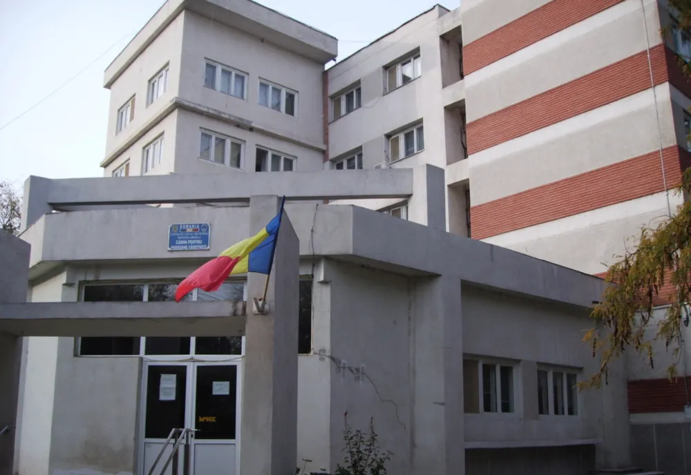 Asistentă medicală de la un Centru de îngrijiri persoane vârstnice din Brăila, depistată pozitiv cu COVID-19