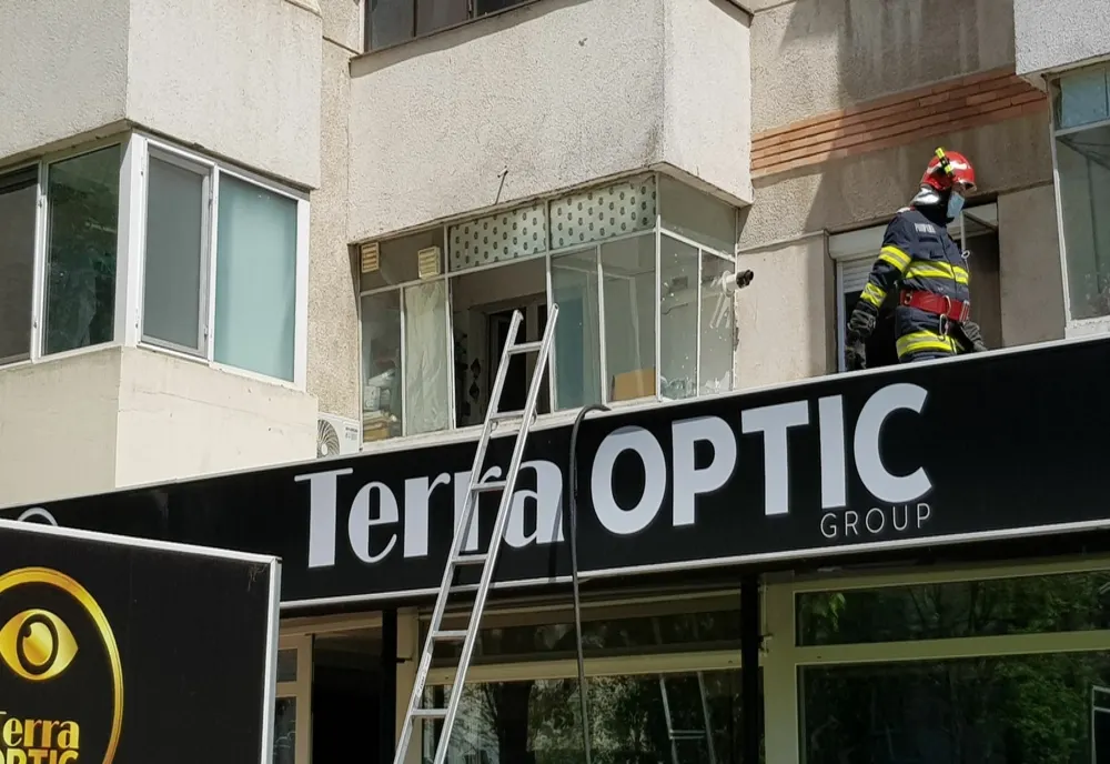 Incendiu la un apartament dintr-un bloc situatr pe Bulevardul Dorobanților