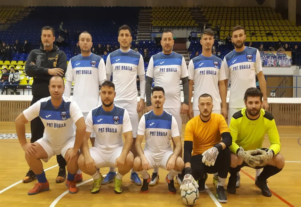 Cupa Moș Crăciun la fotbal în sală își desemnaeză astă seară câștigătorii