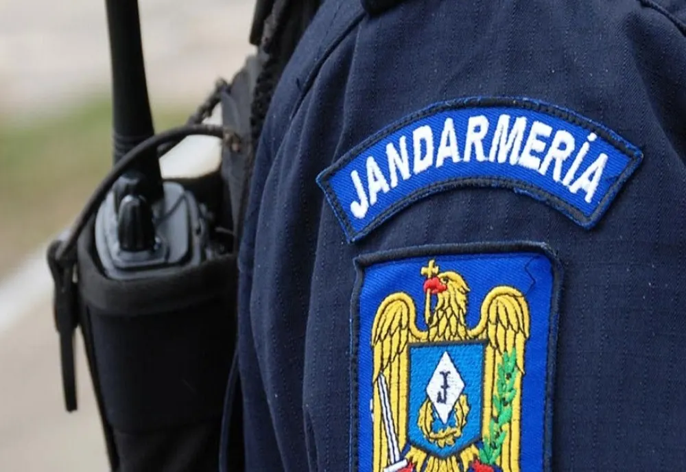 Tineri din Brăila surprinși de jandarmi cu substanțe susceptibile a avea efecte psihoactive asupra lor