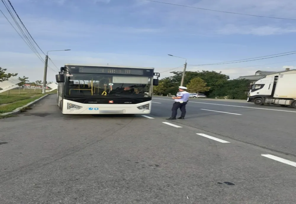 Polițiștii brăileni au verificat 51 de autovehicule destinate transportului de persoane 