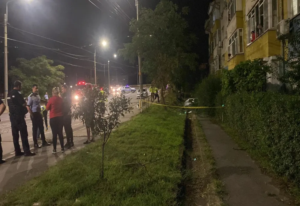 Accident mortal luni seara pe podul de la Apollo din municipiul Brăila. mașina era condusă de o rânără de 17 ani, care nu deținea permis de conducere