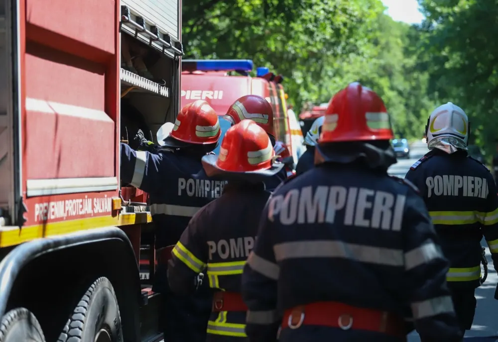Bărbat de 81 de ani găsit decedat într-un cămin de apă din curtea unui imobil din Brăila