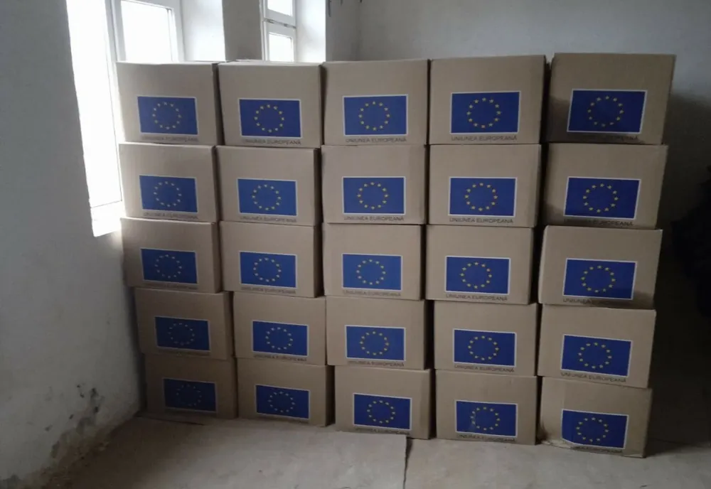 A început distribuire pachetelor de alimente acordate prin Programul Operațional Ajutorarea Persoanelor Defavorizate. Ajutoarele