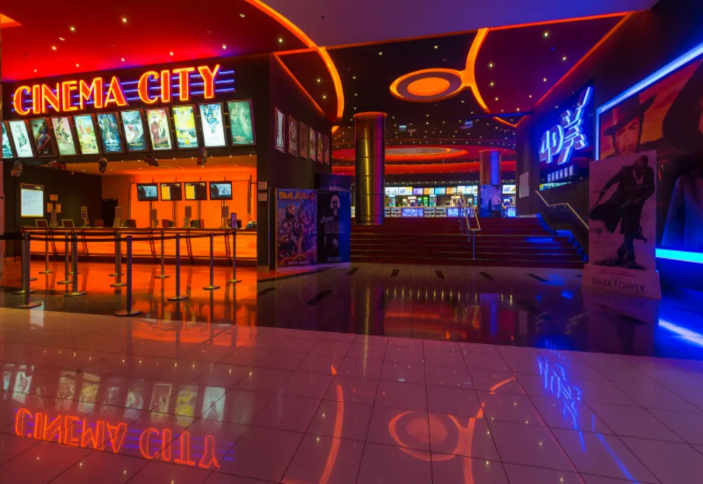 Se ia în calcul vânzarea lanţului de cinematografe Cinema City
