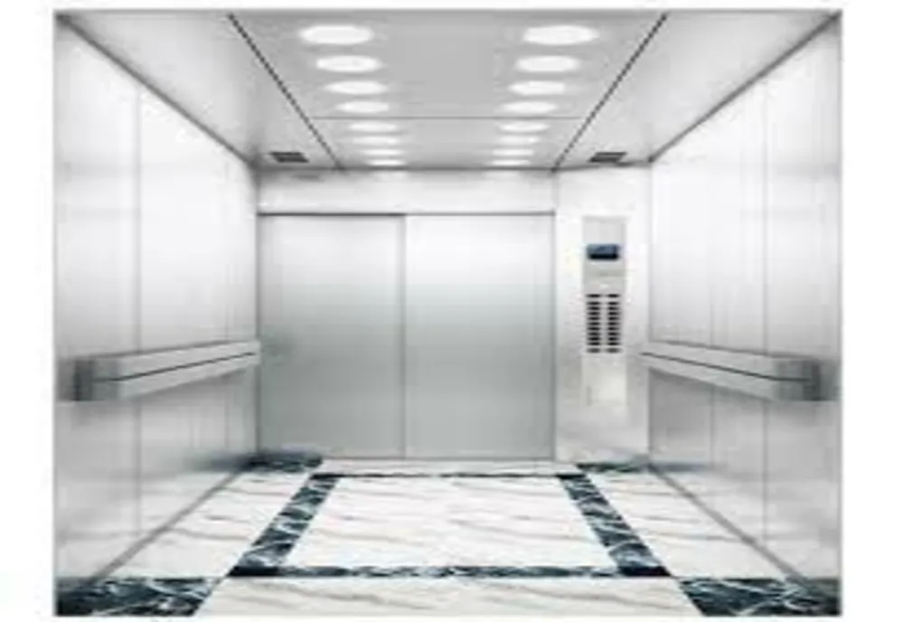 Un lift de la Spitalul Clinic Județean de Urgență Brăila a căzut de la etajul 3 cu 7 persoane în el. Trei persoane au avut nevoie de îngrijiri medicale