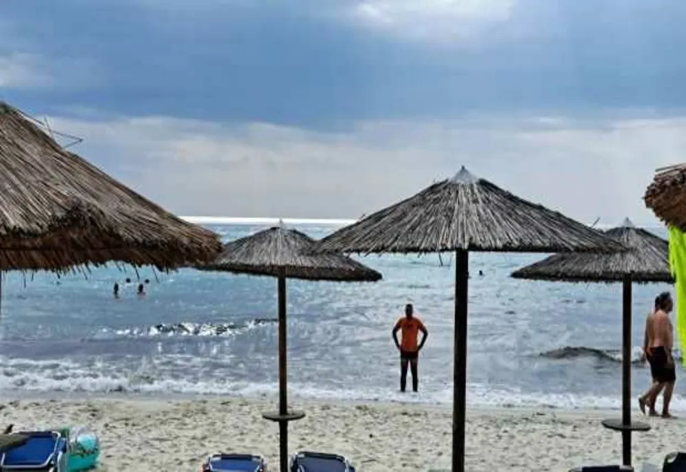 PESTE 140.000 DE TURIȘTI SUNT AȘTEPTAȚI LA MALUL MĂRII ÎN MINIVACANȚA DE SFÂNTA MARIA