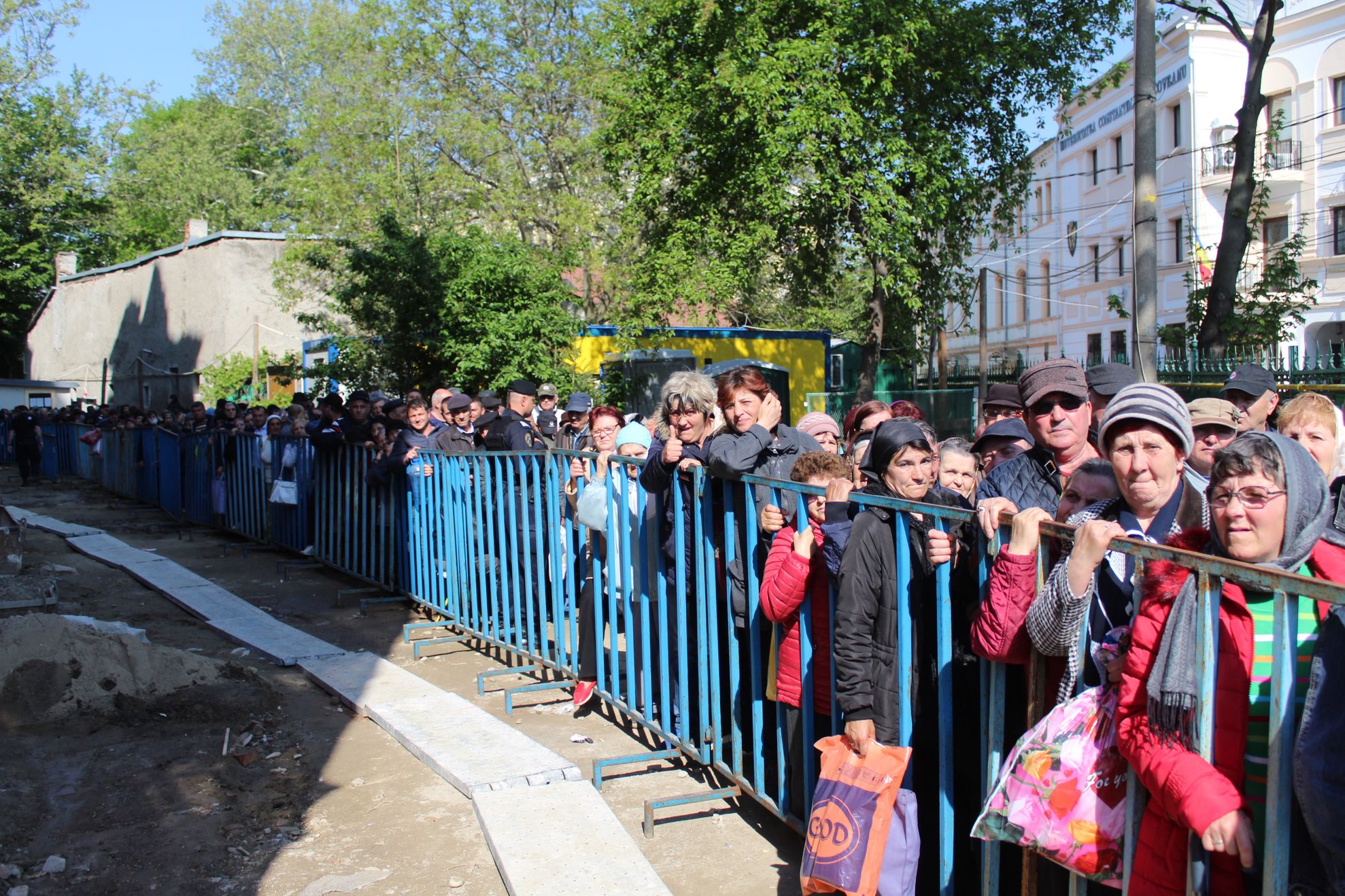 Mii de pelerini la Izvorul Tămăduirii de la Brăila