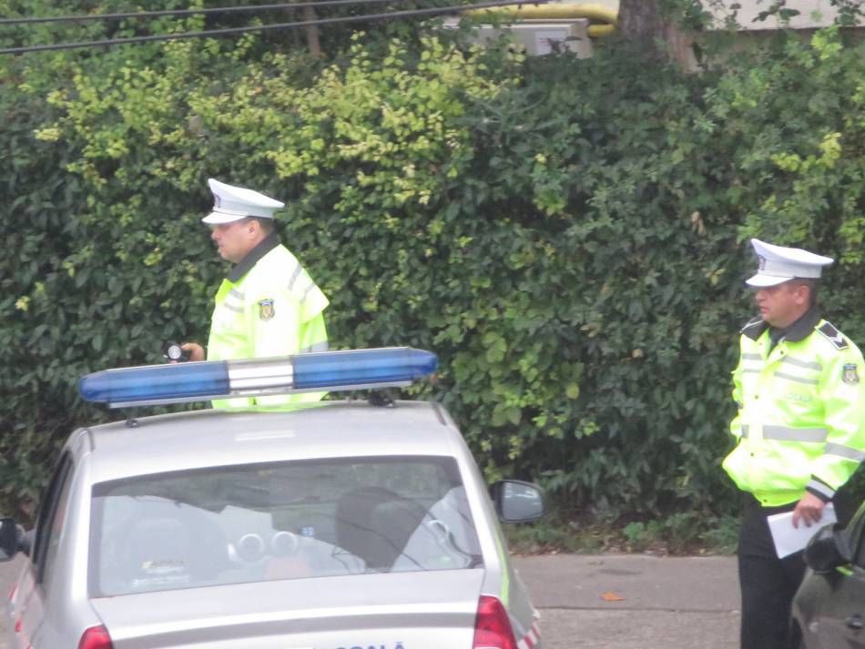 Fetiță rătăcită găsită de polițiștii locali în zona Eslanadei