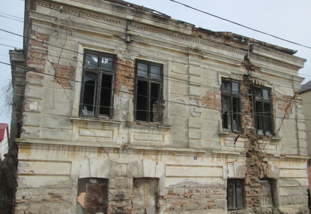 Amenzi pentru proprietarii de clădiri cu fațadele drgradate
