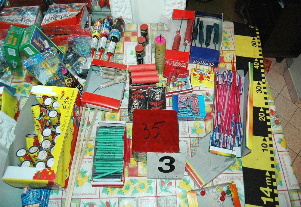 Peste 64 tone de articole pirotehnice confiscate de polițiști în ultima lună