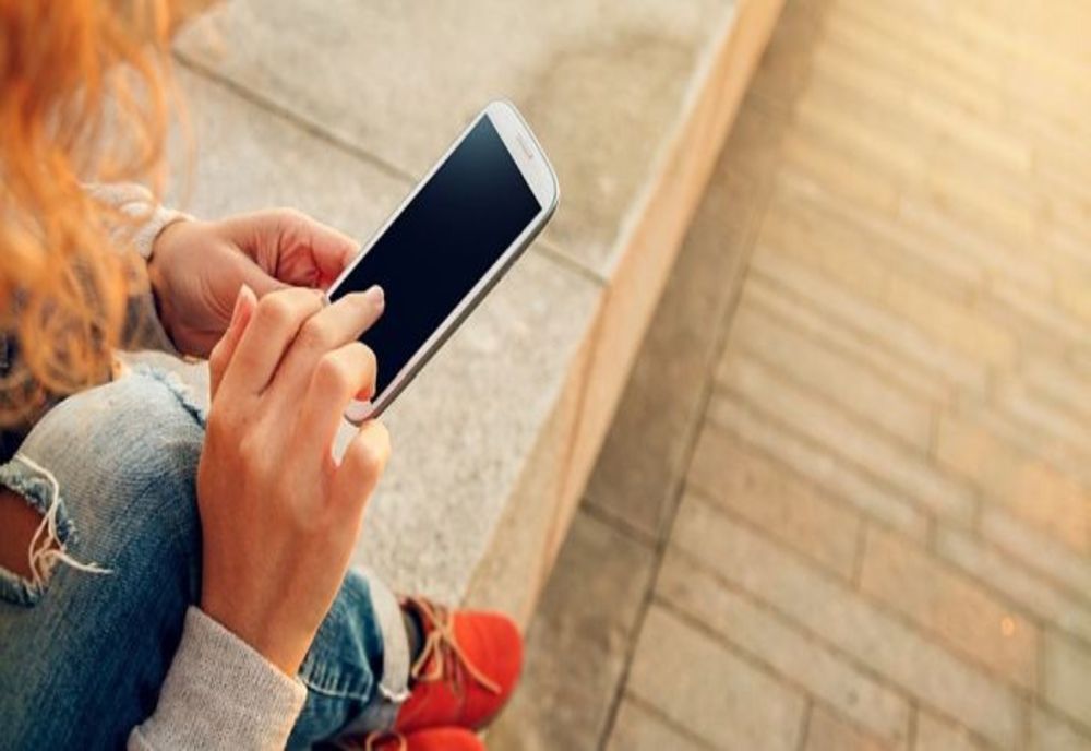 Minoră hărțuită cu peste 700 de mesaje anonime