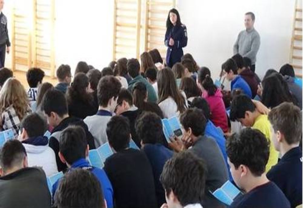 Sfaturile polițiștilor la început de școală