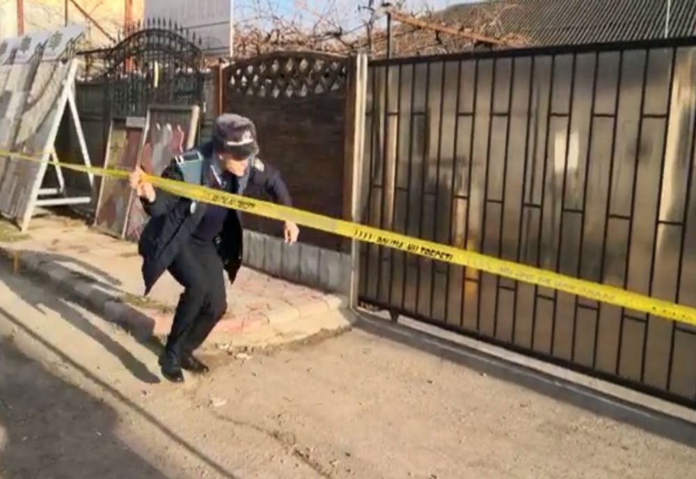 Un bărbat de 76 de ani bănuit de uciderea bărbatului găsit mort în curte la Vărsătura