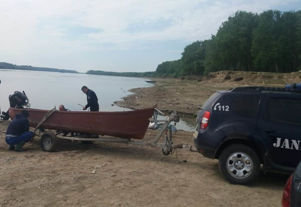 Surprinși de jandarmi la braconaj în Balta Mică a Brăilei