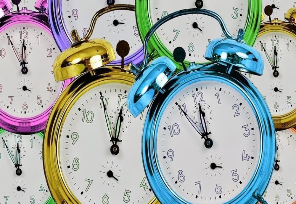 Când vom trece la ora de iarnă?