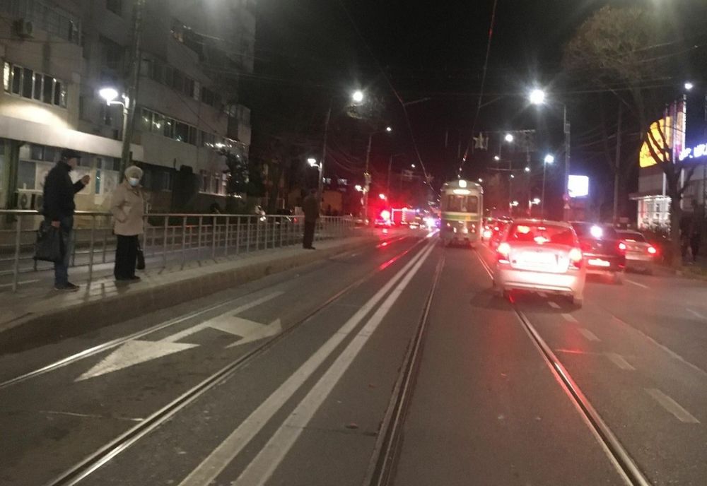 Tramvai oprit din mers după ce vatmanului i s-a făcut rău