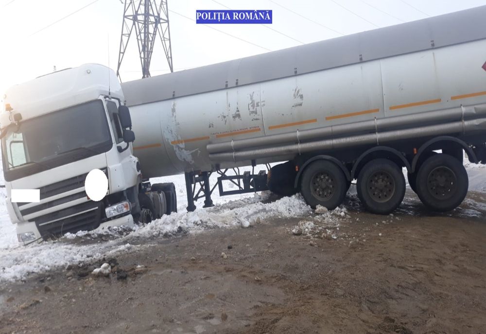 Cisternă ieșită în decor pe DJ212