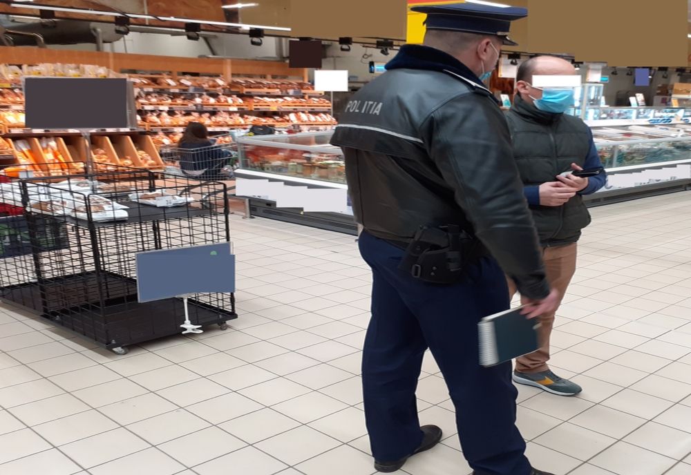 Polițiștii și jandarmii au verificat ieri 58 de societăți comerciale