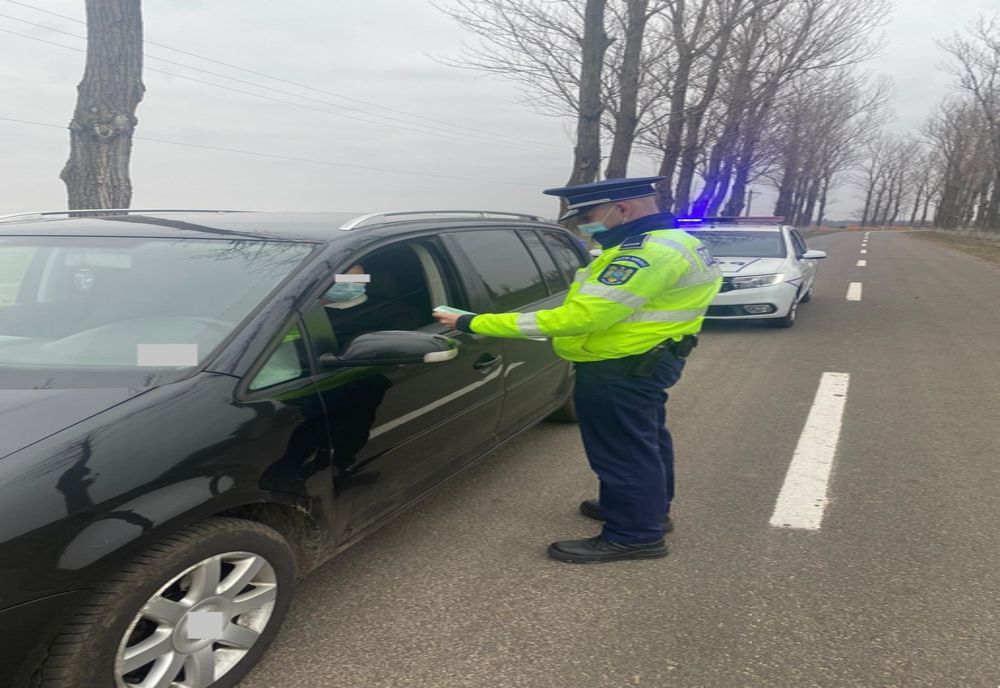 Polițiștii și jandarmii brăileni au aplicat ieri 77 de sancţiuni contravenţionale la Legea 55/2020 privind unele măsuri pentru prevenirea şi combaterea efectelor pandemiei de COVID-19