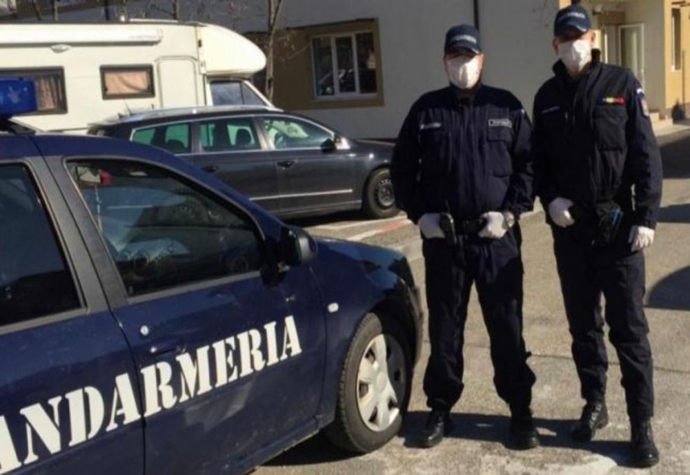 Depistat de jandarmi când oferea spre vânzare țigări fără timbru