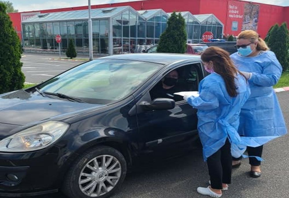 S-a deschis centrul de vaccinare drive-through amenajat în parcarea Braila Mall