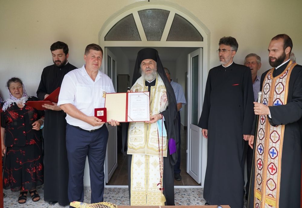 Primarul comunei Frecăţei, Ionel Bălan a primit distincţia eparhială ”Vrednicia andreiană”