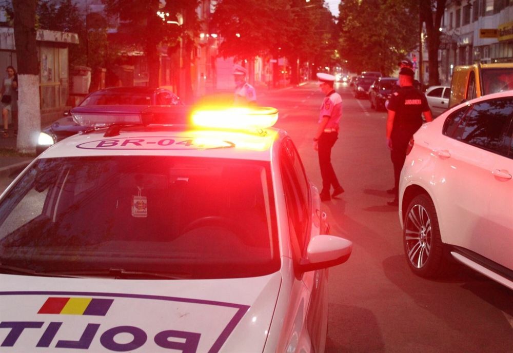 Polițiștii au desfășurat acțiuni de verificare vizând zonele aglomerate și mijloace de transport în comun