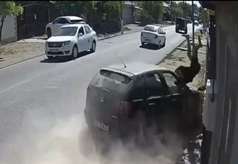 Încă 30 de zile de arest preventiv pentru bărbatul care a lovit intenționat cu maşina un tânăr, din răzbunare