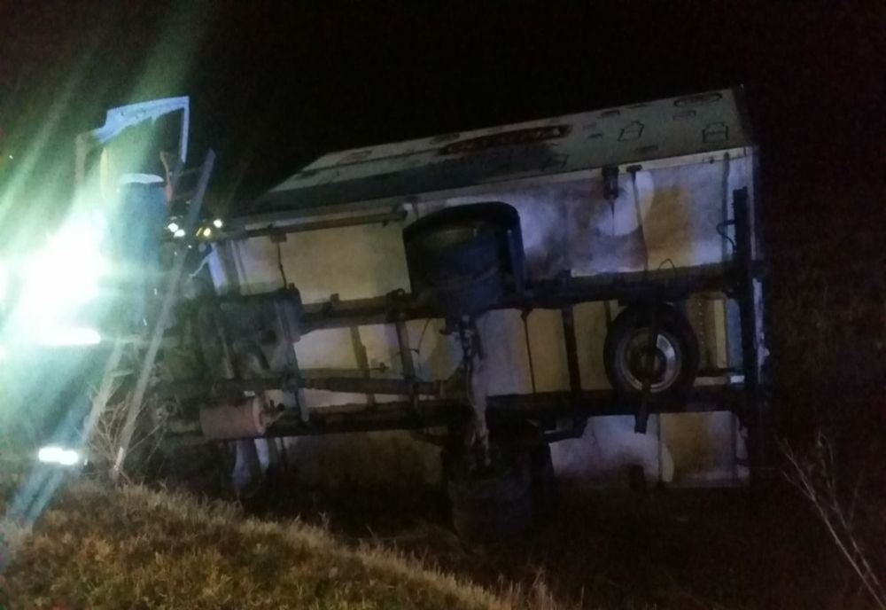 Autoutilitară răsturnată pe șoseaua de Centură a Brăilei