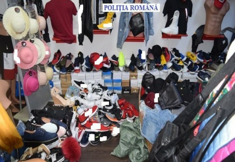 Cercetat penal pentru comerț ilicit cu articole de îmbrăcăminte și jucării