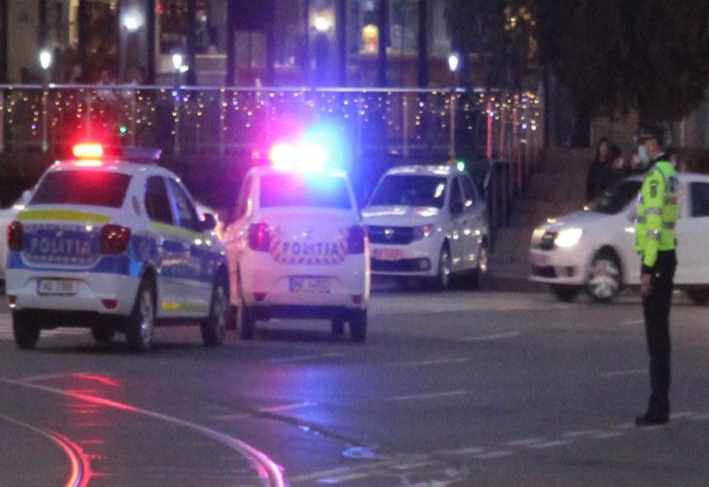 Cu permisul suspendat și fără plăcuțe de înmatriculare pe bara din față, circula pe contrasens pe Bulevardul Independenței