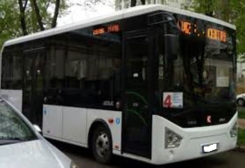 A fugit de la locul accidentului, după ce a fost lovit de un autobuz