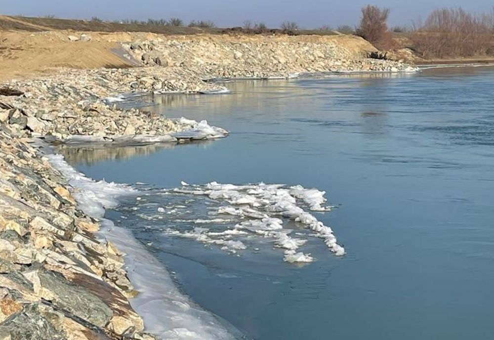 Lucrările de consolidare și supraînălțare a digului de pe malul drept al râului Siret sunt în grafic