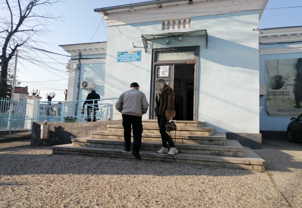 Program cu publicul și în zilele de weekend la serviciul pașapoarte de la Brăila