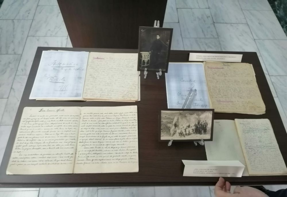 Expoziția lunii martie