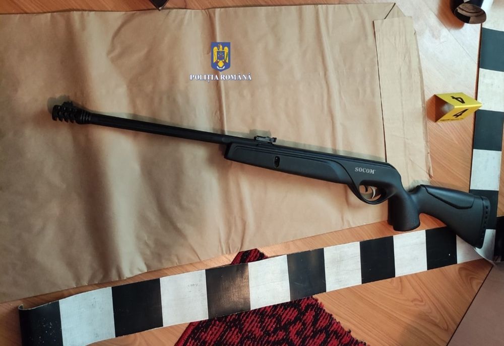 Foto: Percheziții în comuna Gemenele