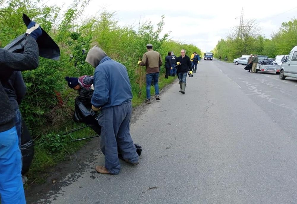 Actiune de ecologizare a Padurii Lacul Sarat si la Plaja Lipoveneasca