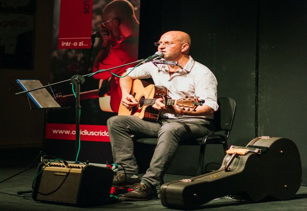 Ovidiu Scridon, cantautor și scriitor își lansează la Brăila volumul de poezii "Tu ce-ai făcut astăzi?"